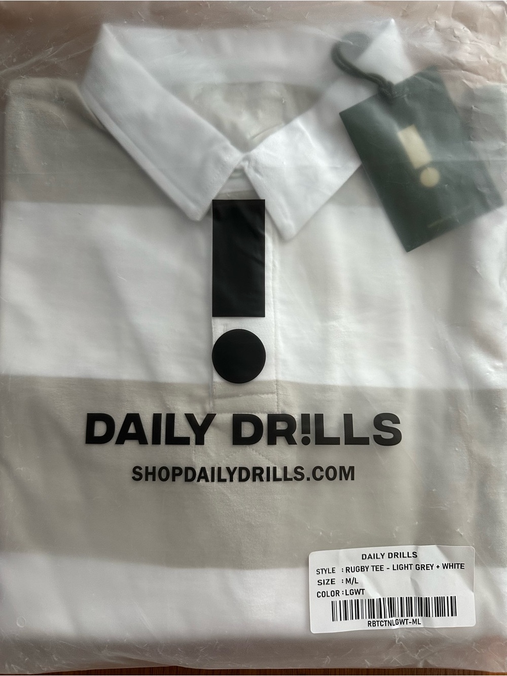 Daily Drills Lt Gray and White Rugby Collared Shirt AND Matching shorts NWT M/L - Picture 7 of 8
